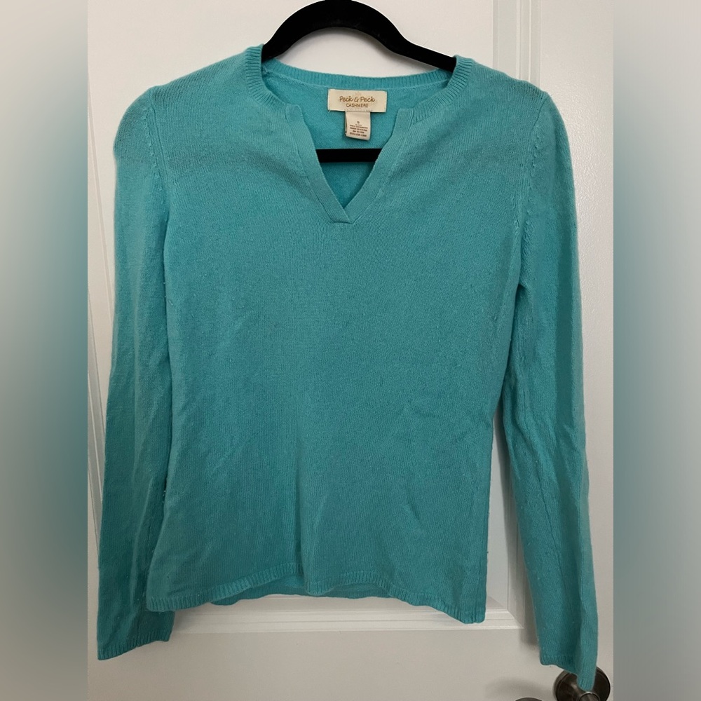Peck and Peck. Cashmere Sweater